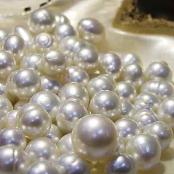 Freshwater Pearls: More than Just White Beads - Amber Lollipop