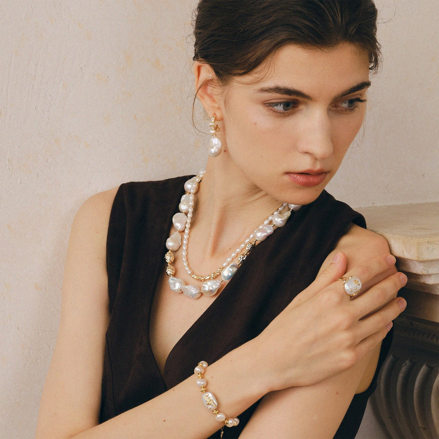 How To Style A Pearl Necklace For Everyday Wear
