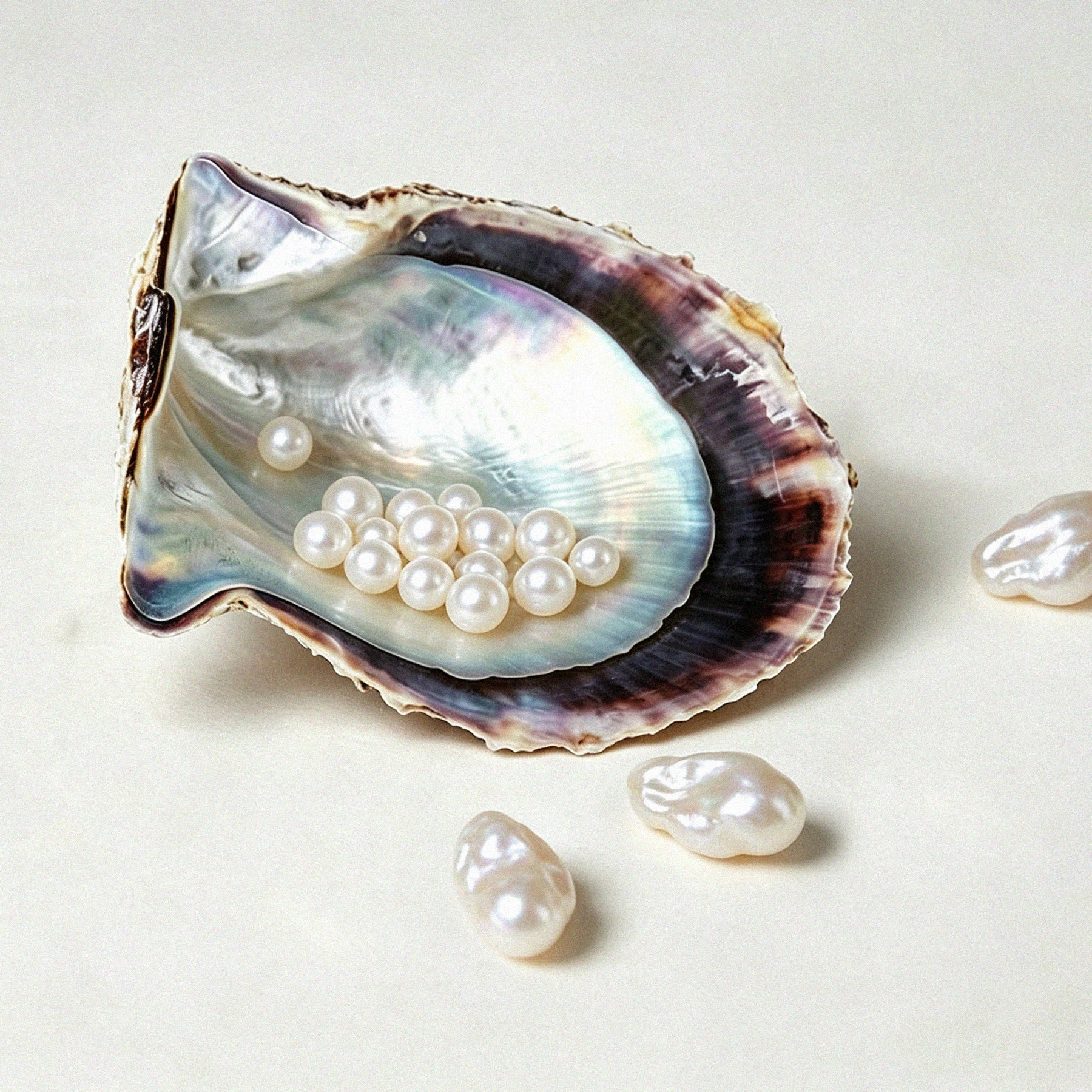 How To Choose The Perfect Pearl Necklace: A Complete Guide