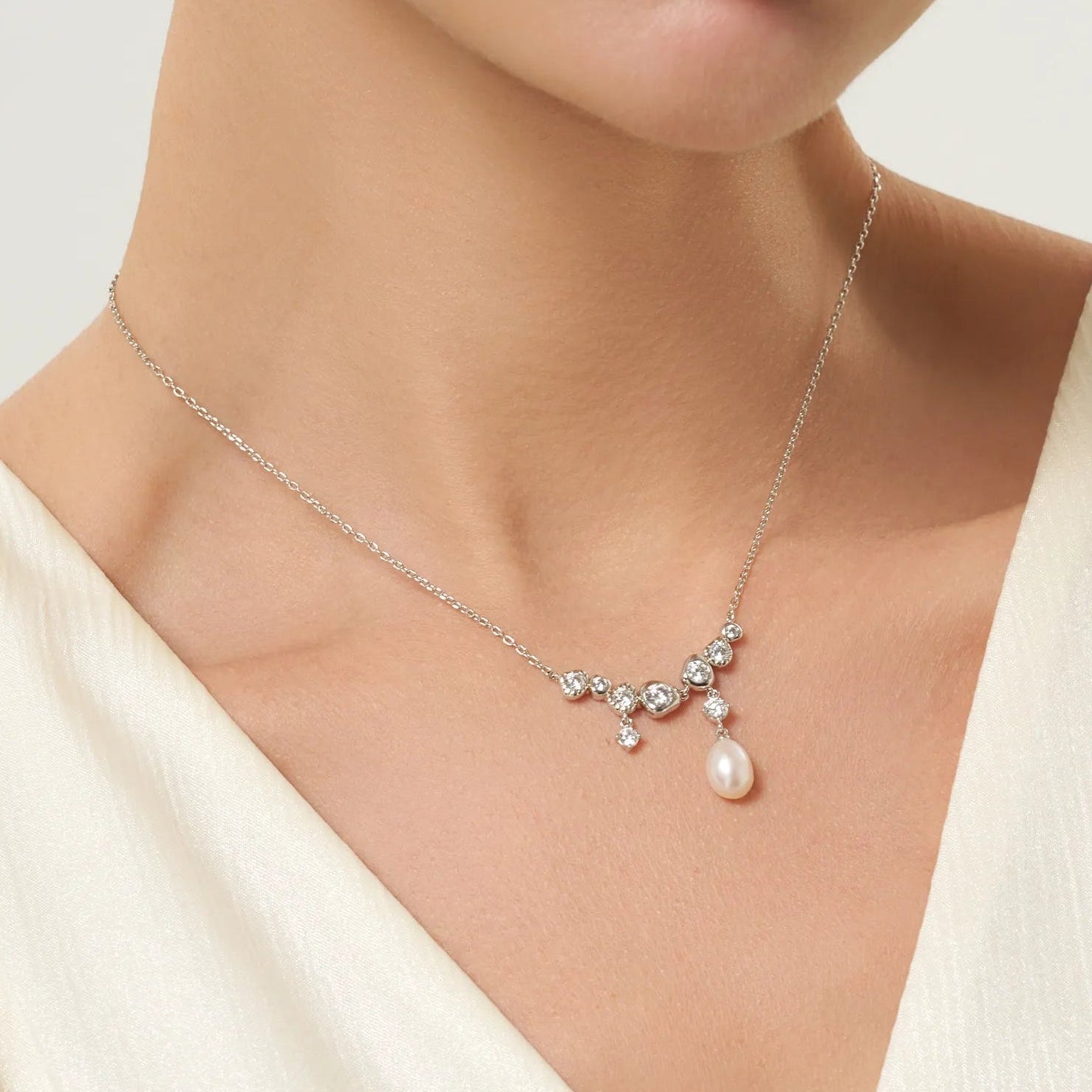Drift Sand Silver Pearl Necklace