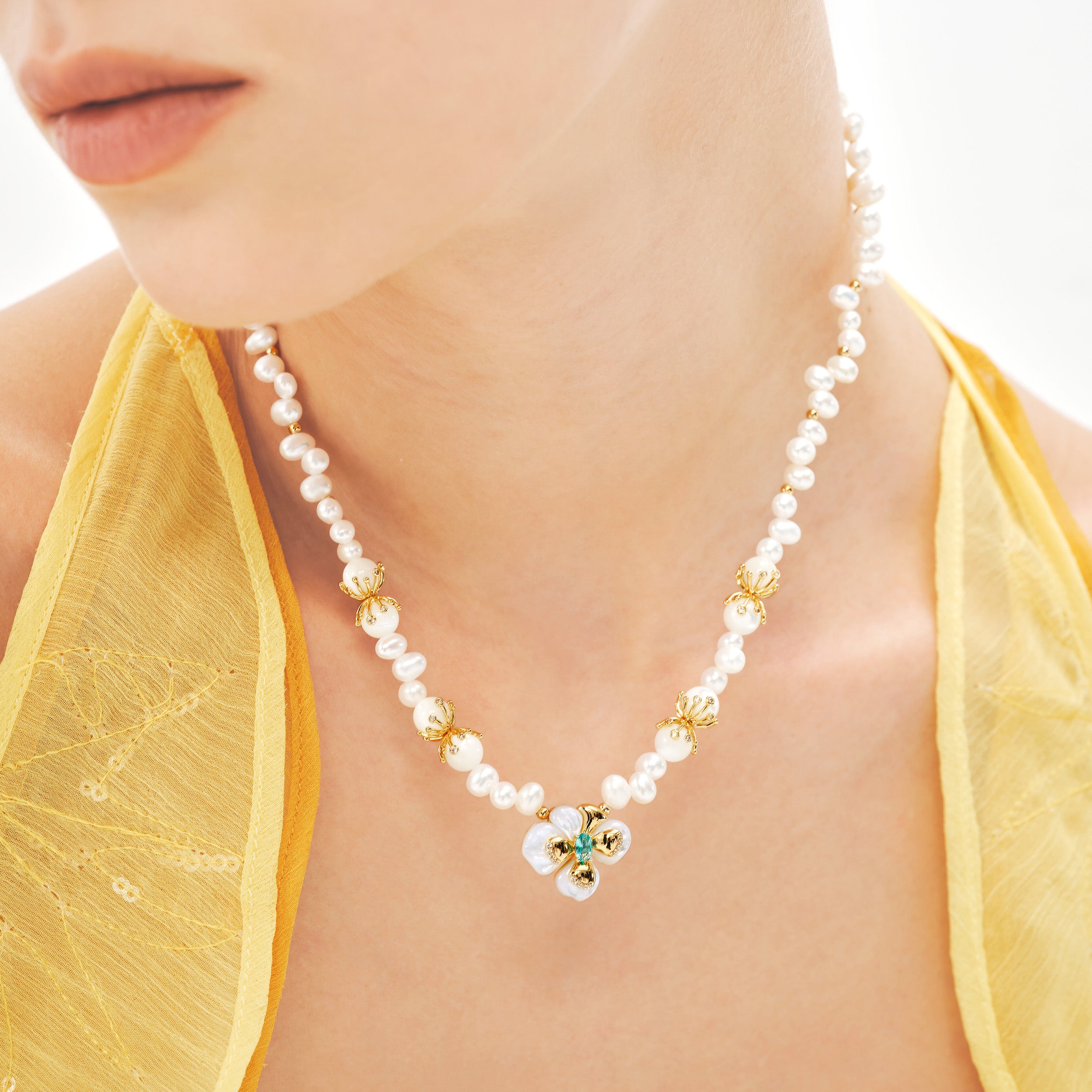 Chloris Pansy Pearl Necklace