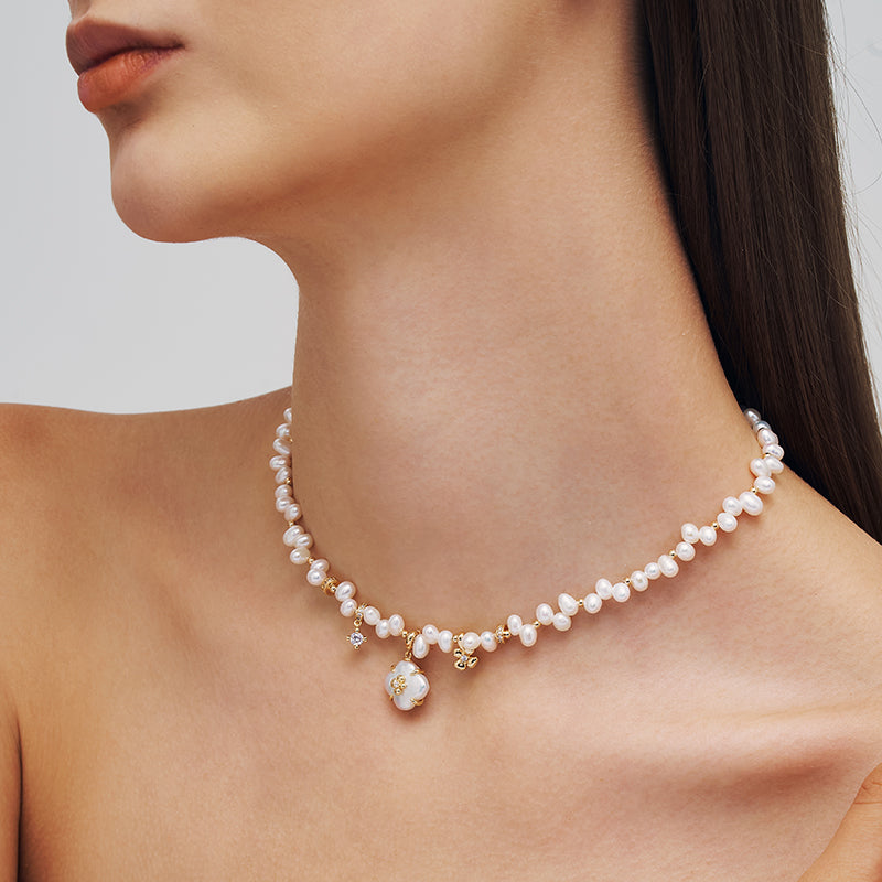 Lucky Clover Pearl Pendant Necklace