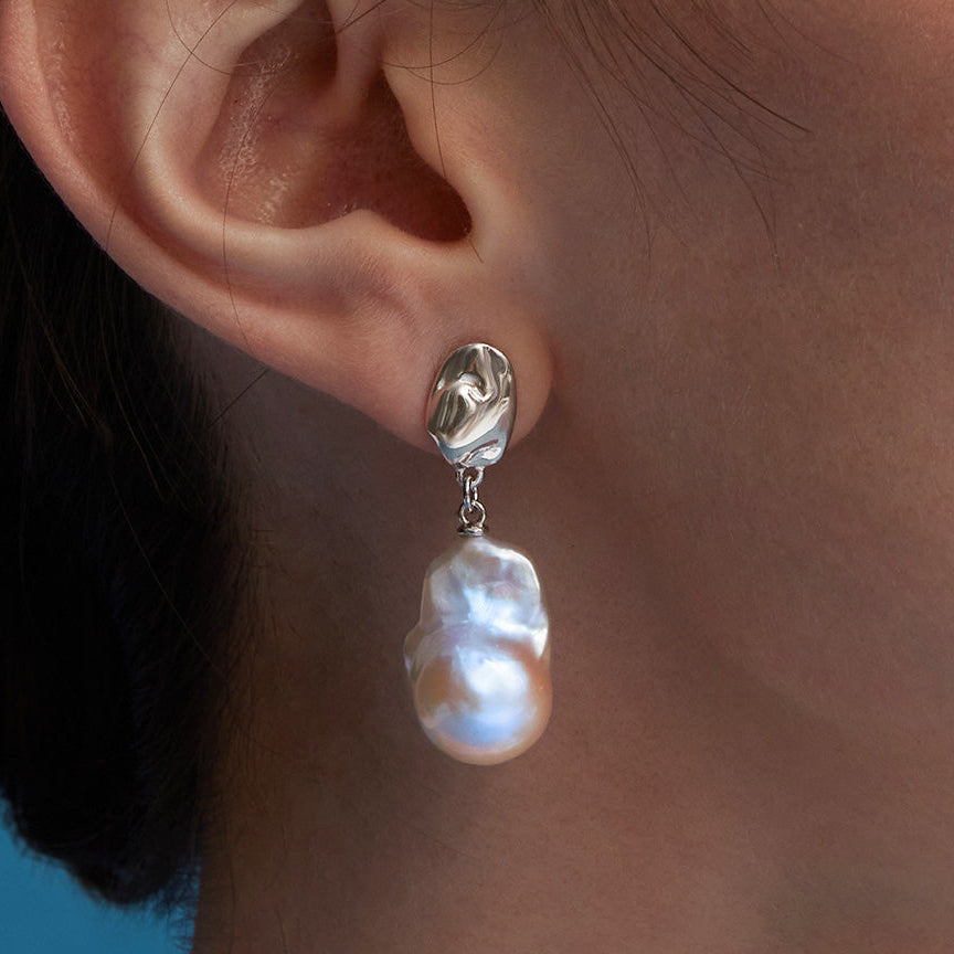 Gleaming Wave Baroque Pearl Earrings