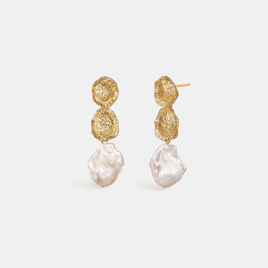 Desolate Realm Baroque Pearl   Earrings