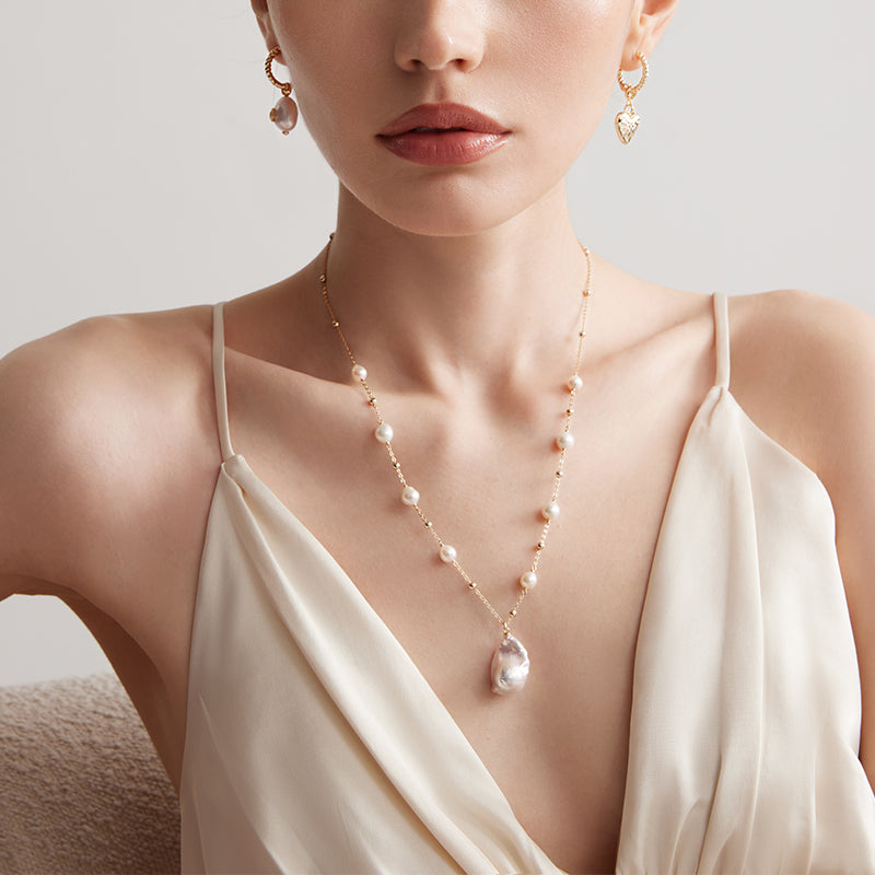 Gypsophila White Baroque Pearl Necklace
