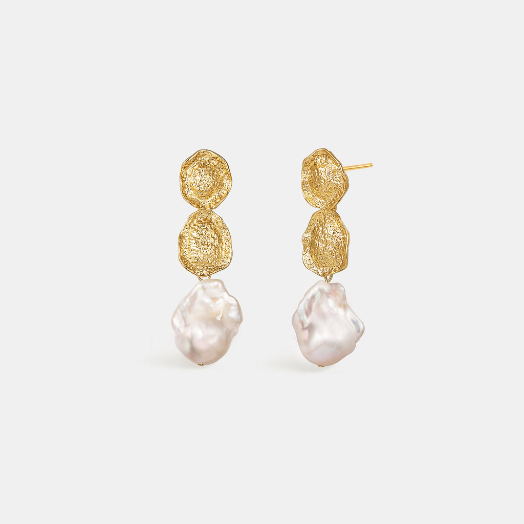Desolate Realm Baroque Pearl   Earrings