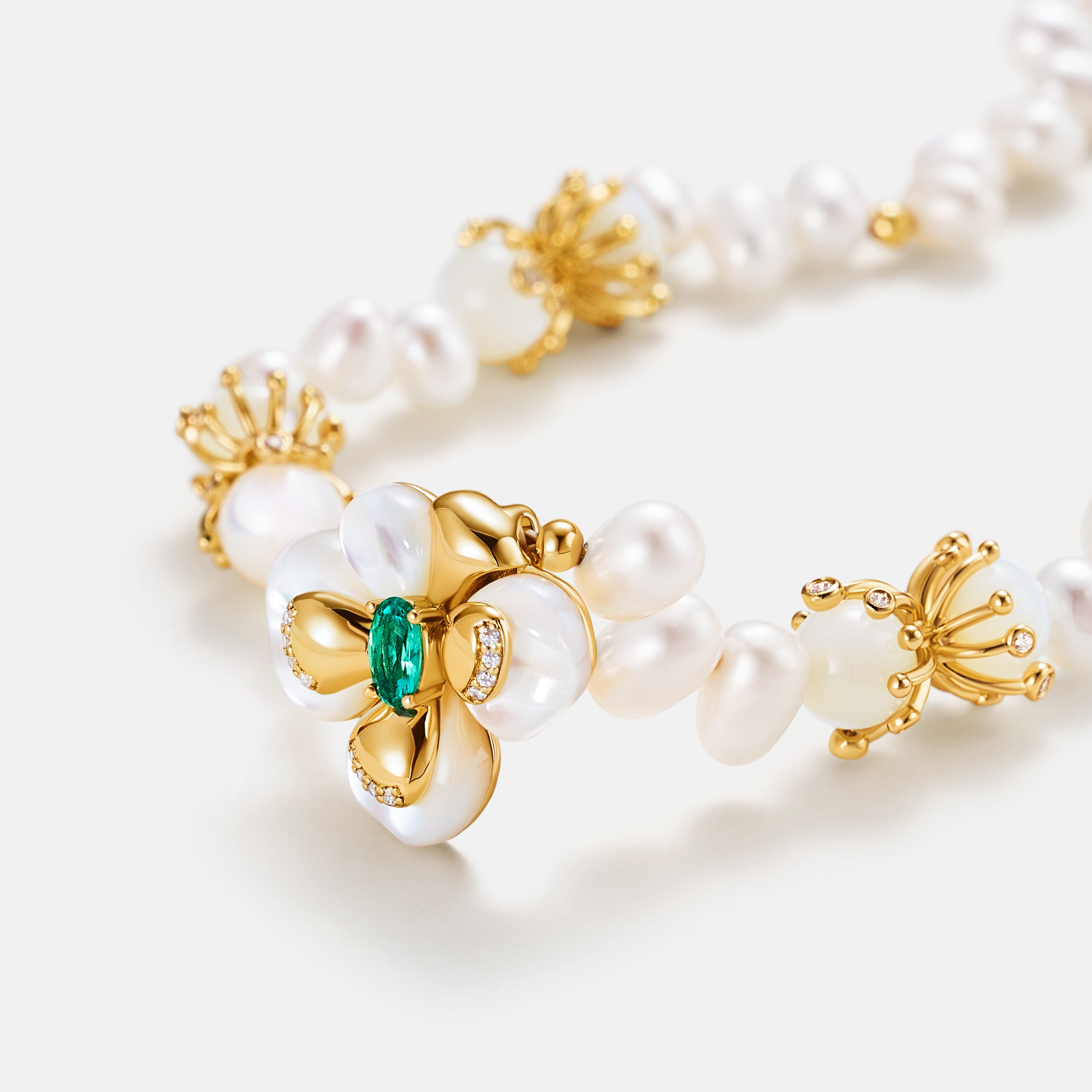 Chloris Pansy Pearl Necklace