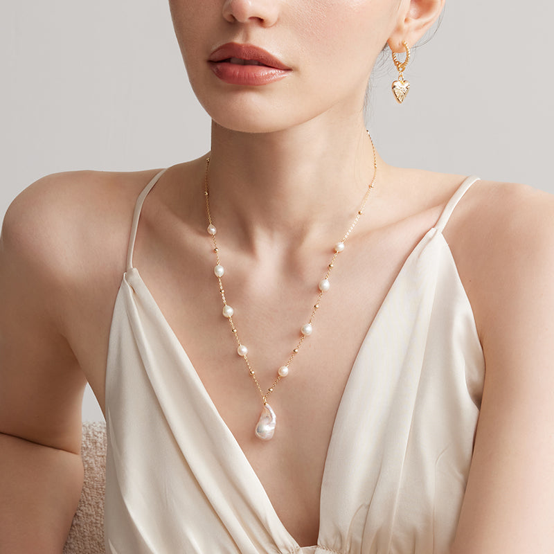 Gypsophila White Baroque Pearl Necklace