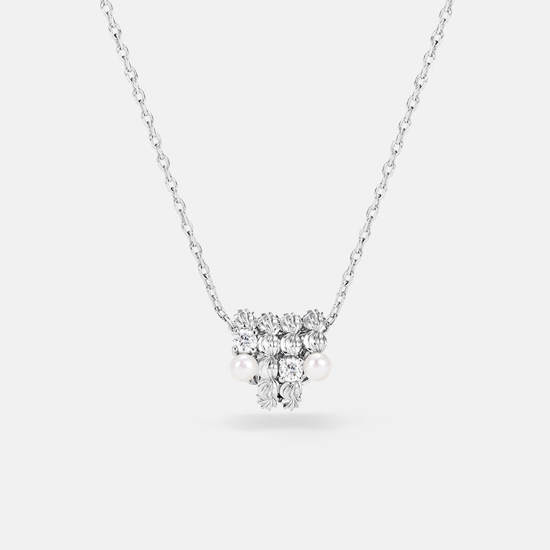 L’Essence Pearl Cluster Pendant Necklace