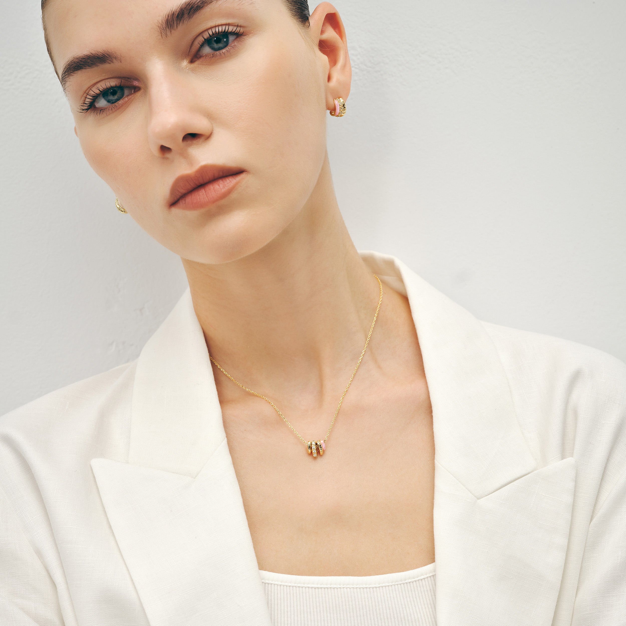 Pink Mother of Pearl Pendant Necklace