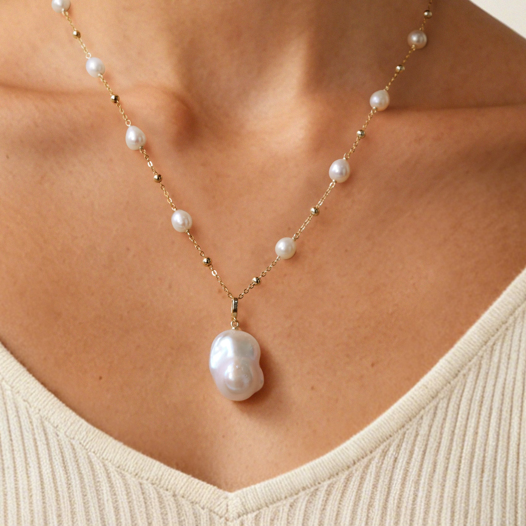 Gypsophila White Baroque Pearl Necklace