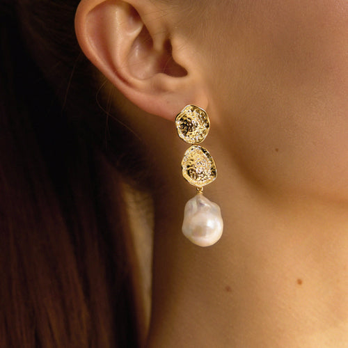 Desolate Realm Baroque Pearl   Earrings