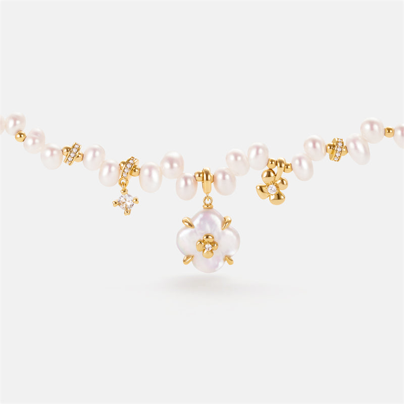 Lucky Clover Pearl Pendant Necklace