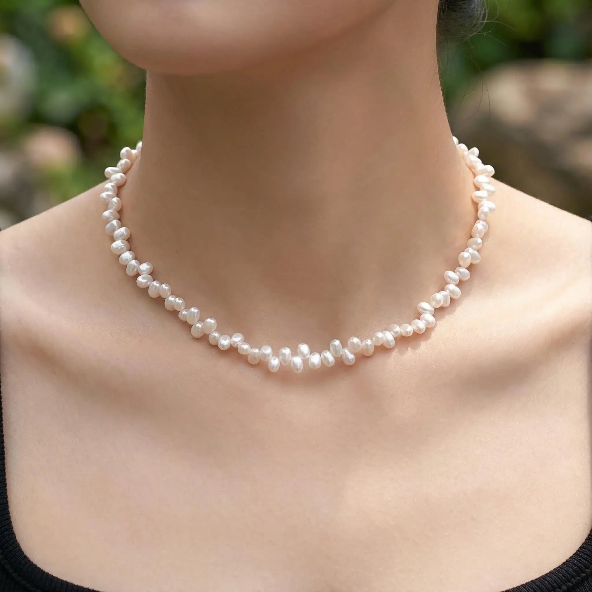 Irregular Choker Pearl Necklace