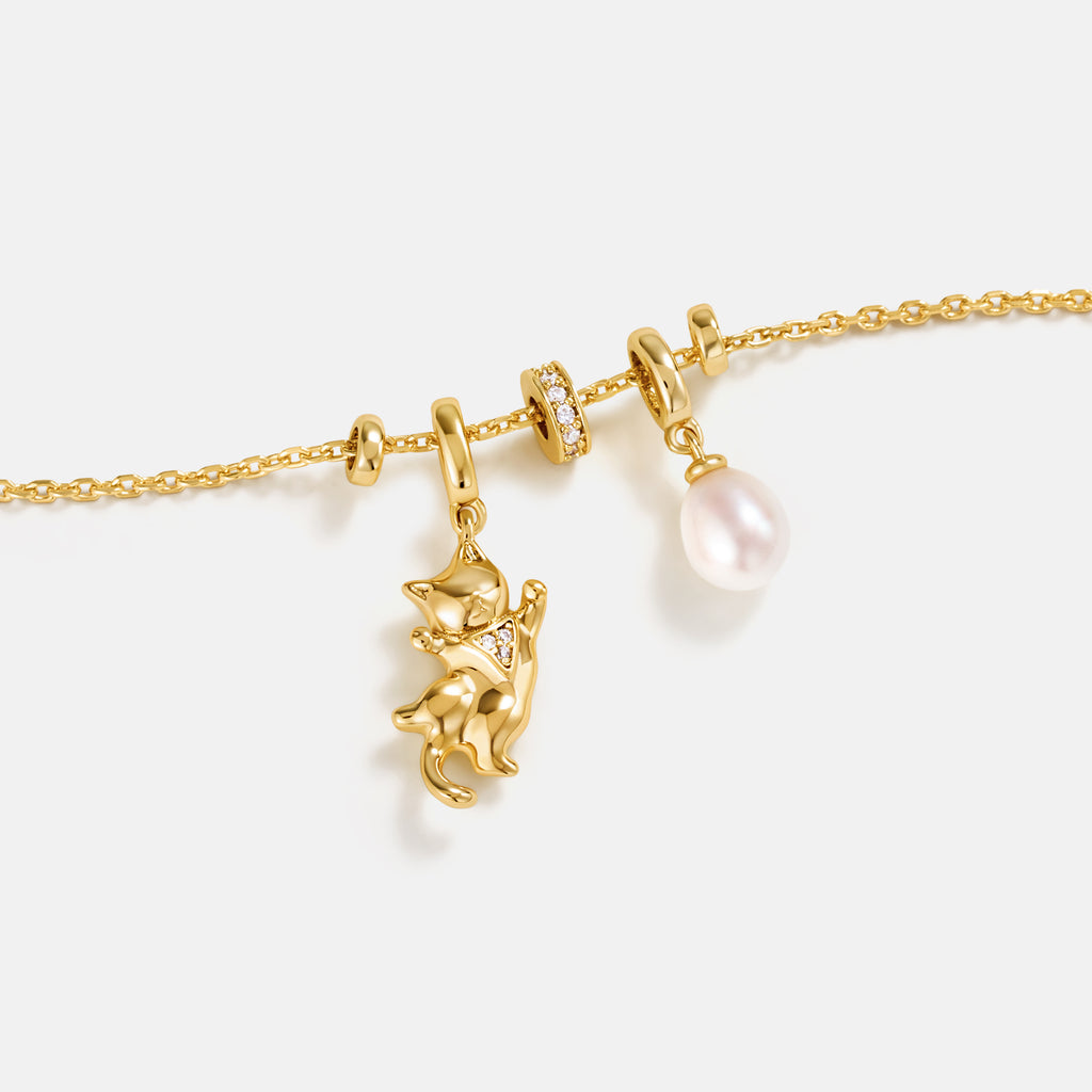 Dancing Cat Pearl Necklace