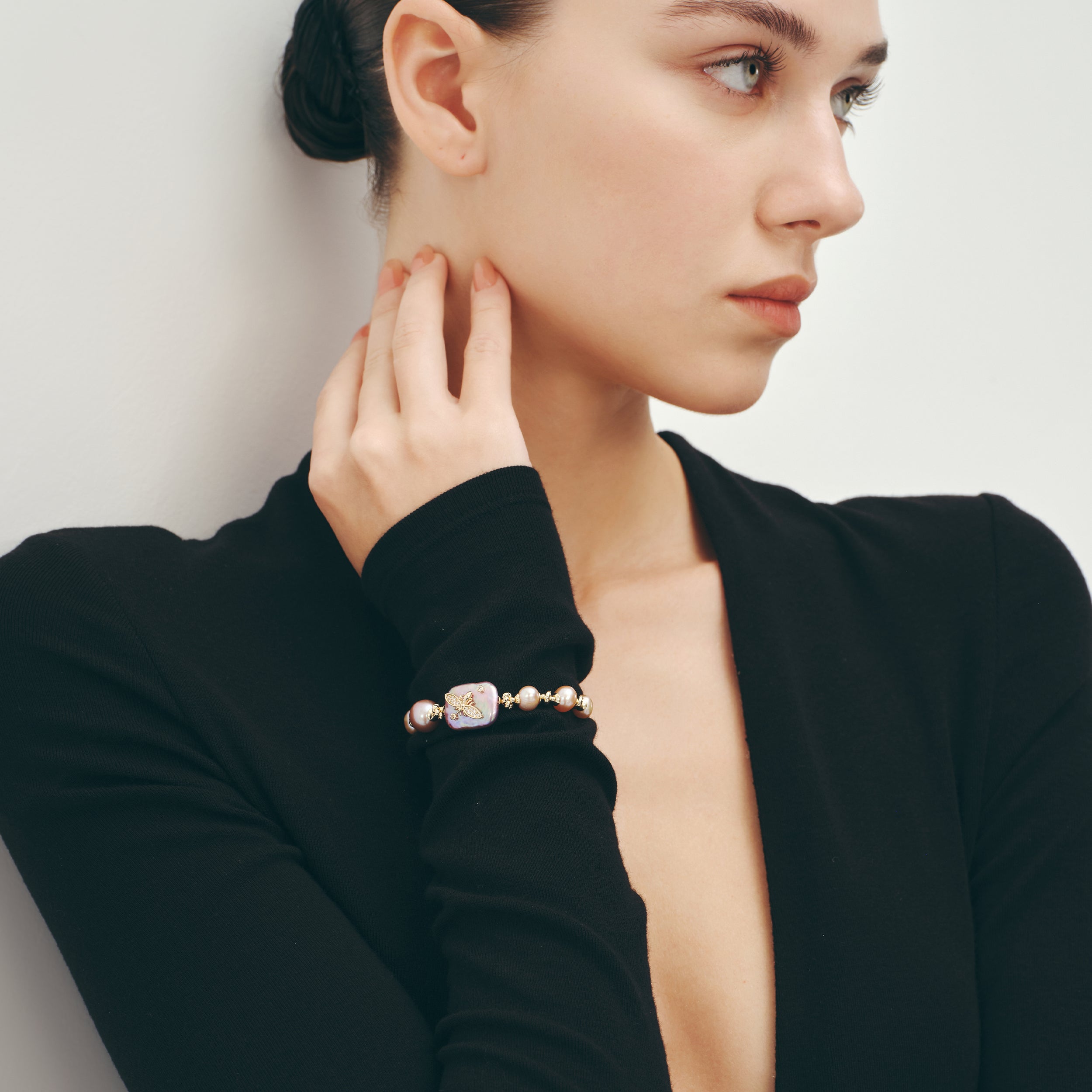 Lavender Baroque Pearl Bee Bracelet