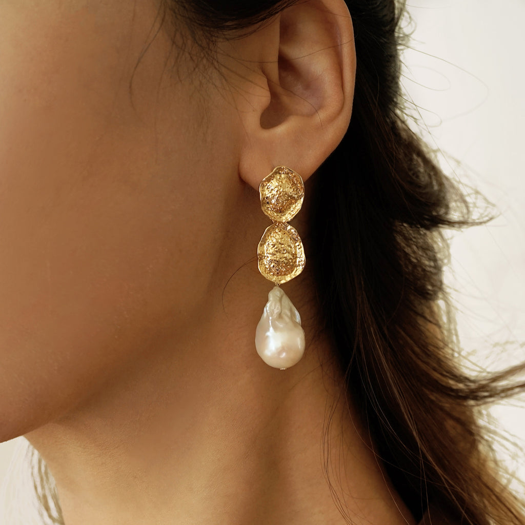 Desolate Realm Baroque Pearl   Earrings