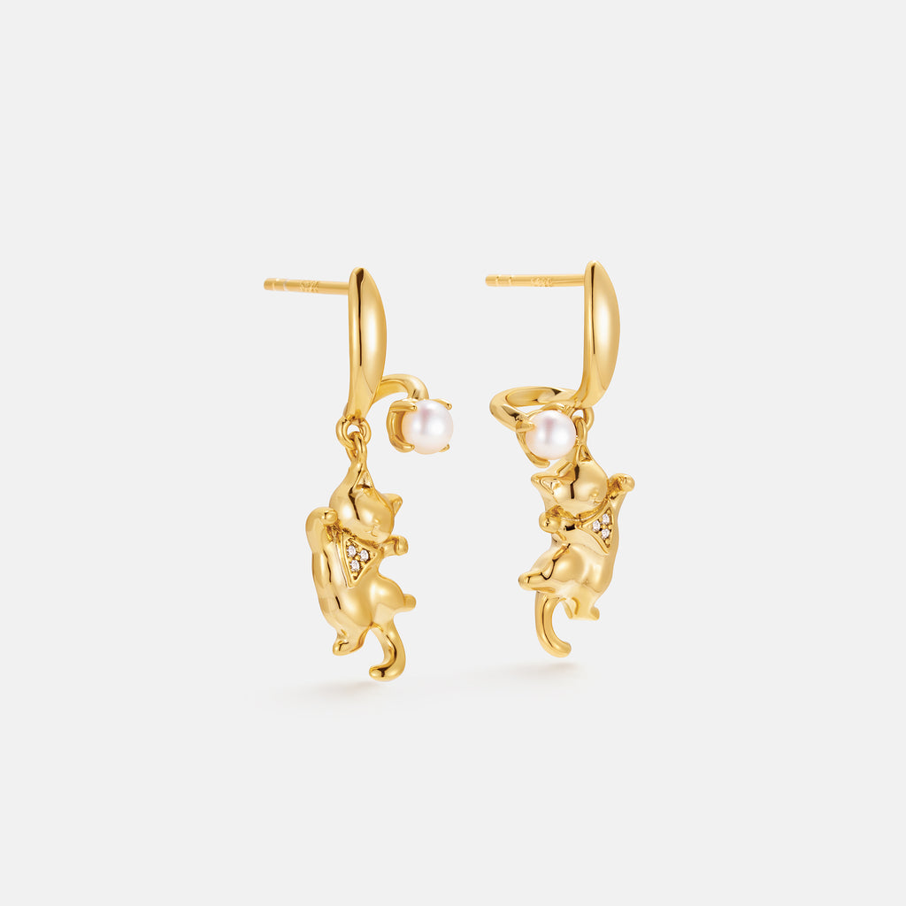Dancing Cat Pearl Earrings