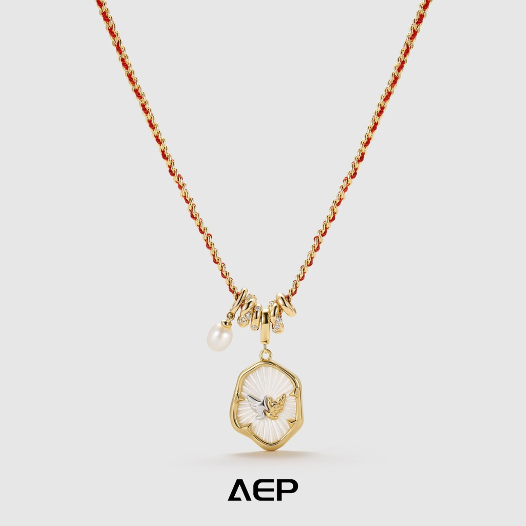 Halskette mit Derora-Anhänger