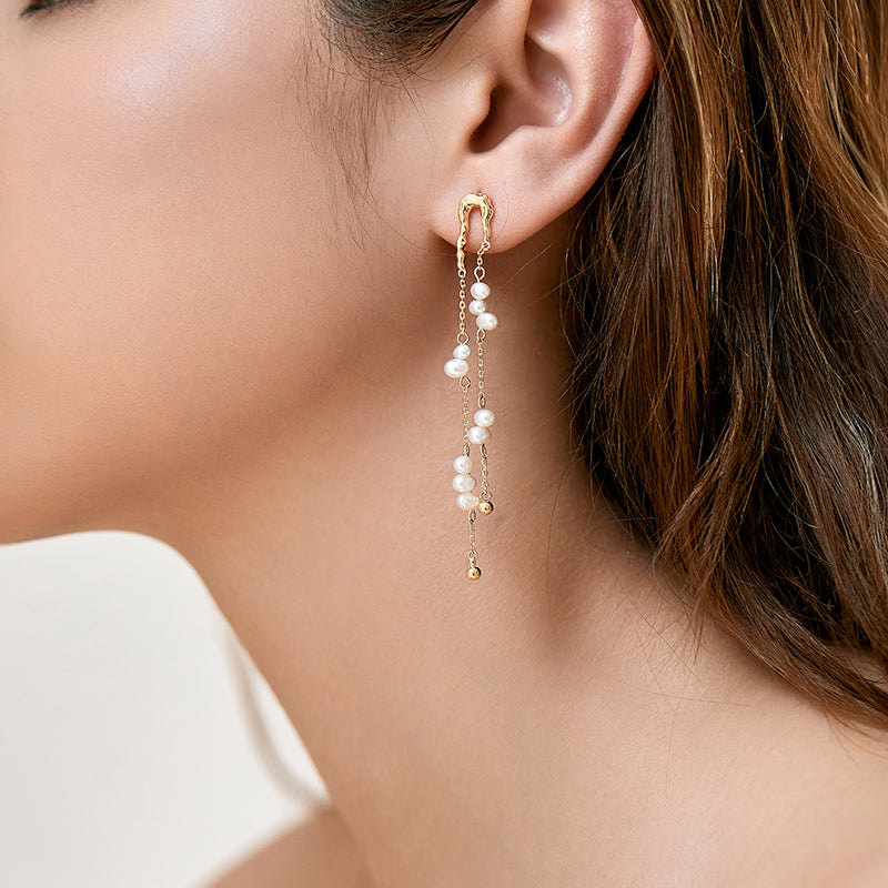 Radiant Coastal Strand Pearl Earrings