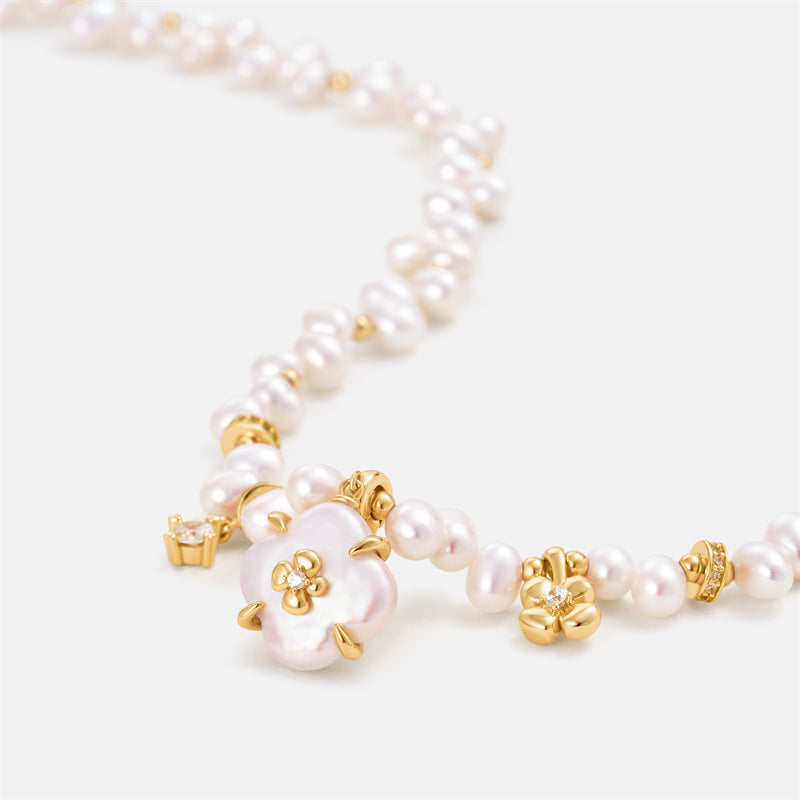 Lucky Clover Pearl Pendant Necklace