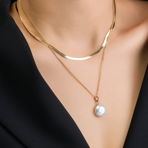 Button Pearl Necklace