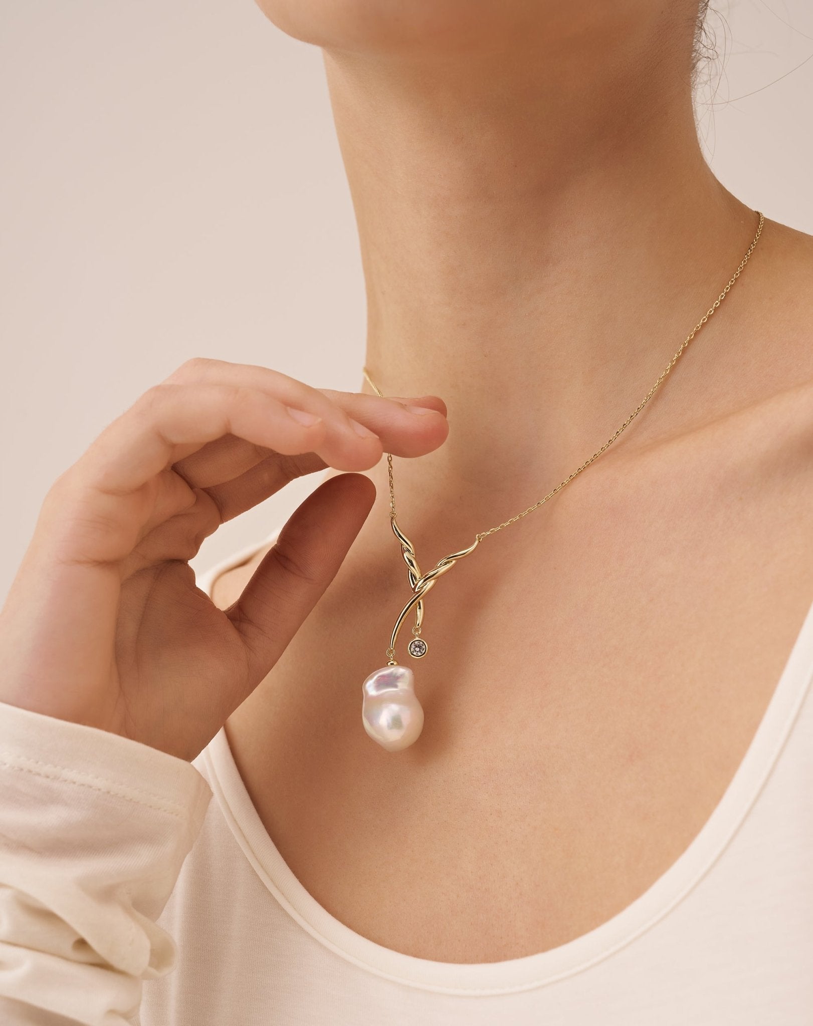 Ballet Pearl Necklace - Amber lollipop