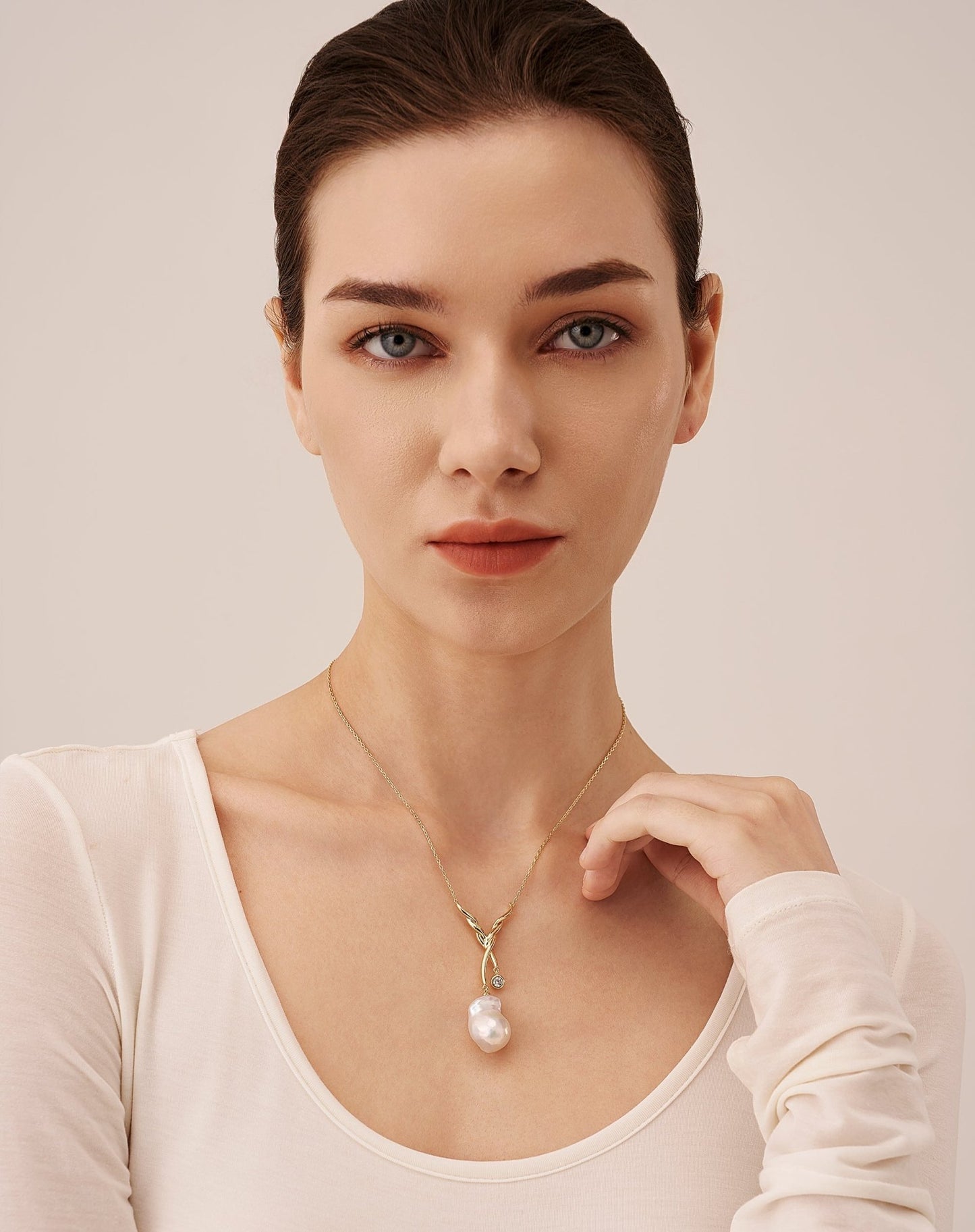 Ballet Pearl Necklace - Amber lollipop