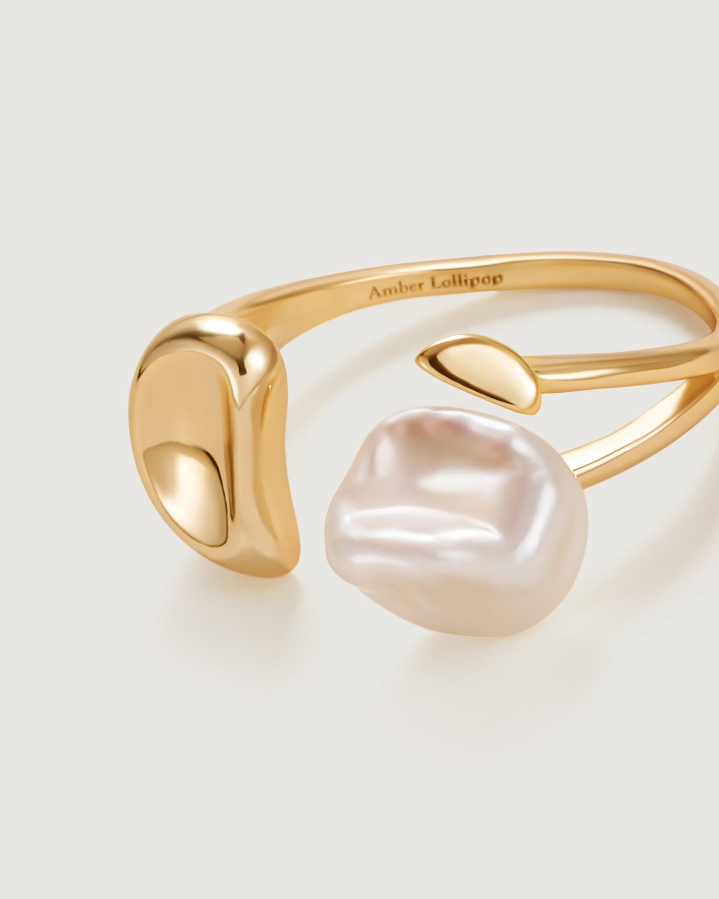 Floriography Lilac Pearl Ring - Amber lollipop