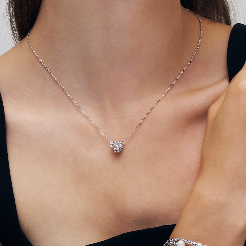 L’Essence Pearl Cluster Pendant Necklace AmberLollipop