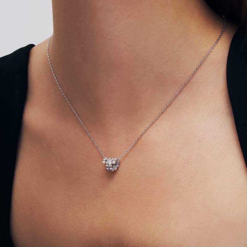 L’Essence Pearl Cluster Pendant Necklace AmberLollipop
