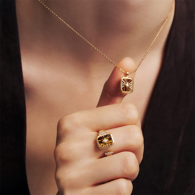 Oil Frame Vintage Gemstone Necklace AmberLollipop
