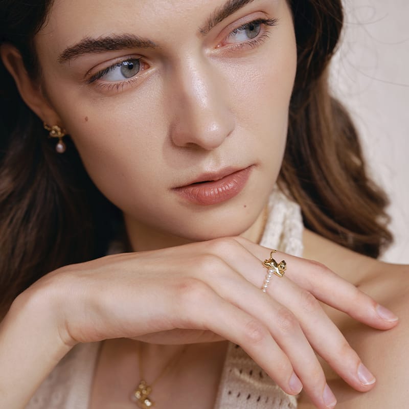 Playful Cat Pearl Beaded Ring AmberLollipop