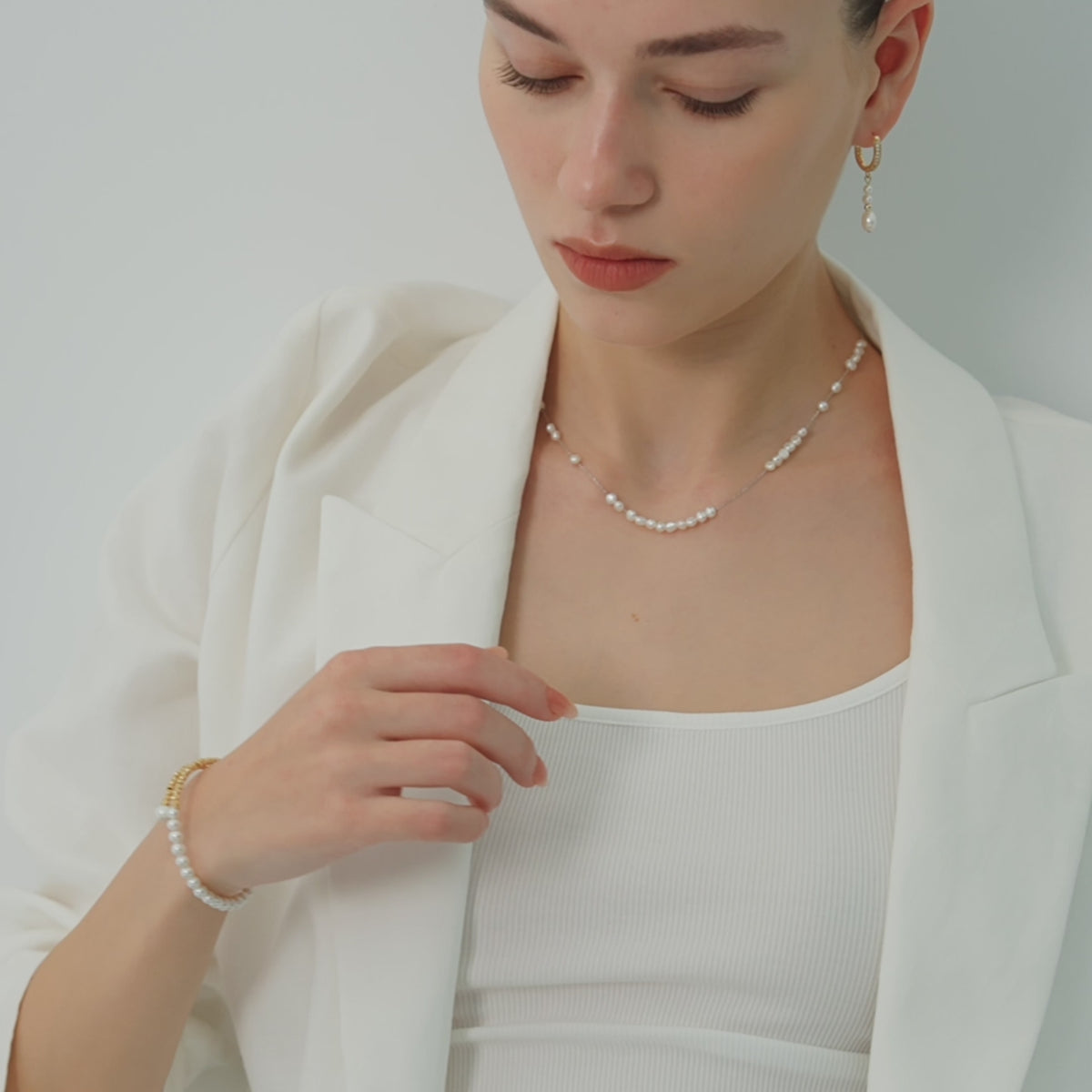 Moonlight Minimal Pearl Necklace