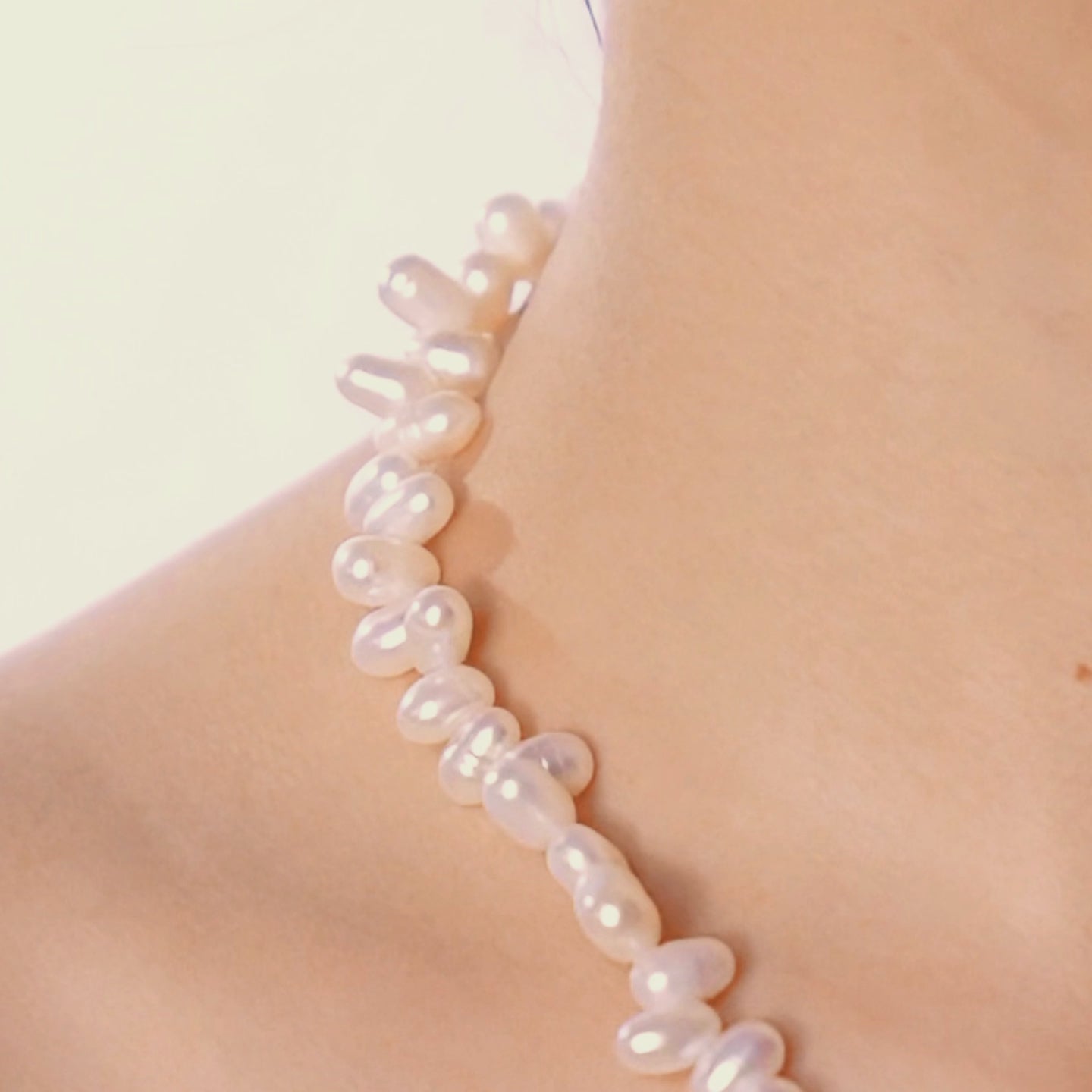 Irregular Choker Pearl Necklace