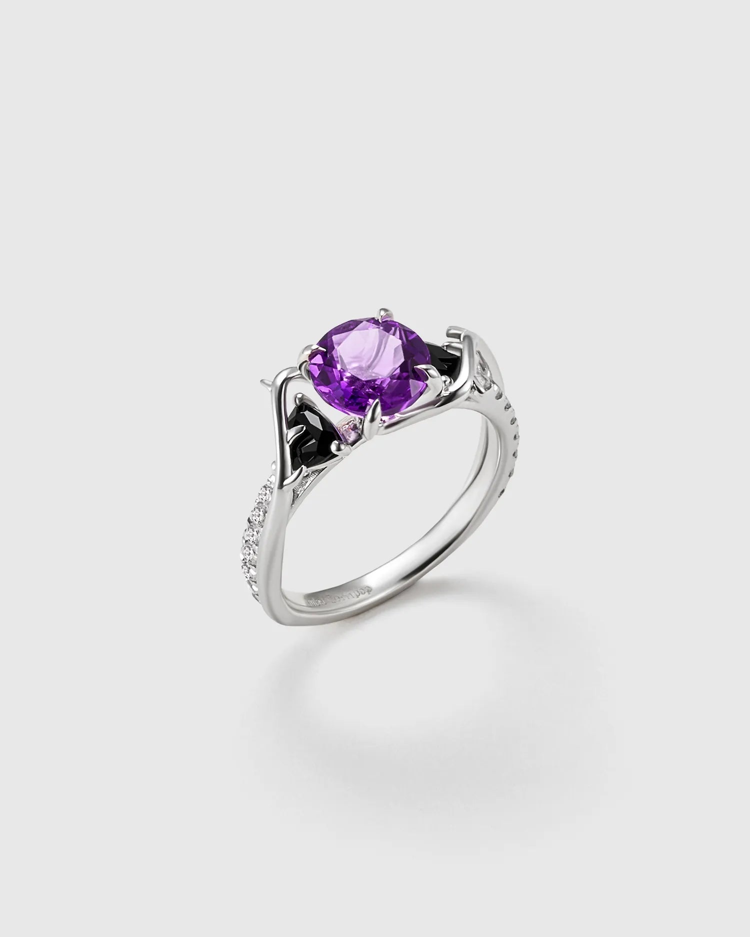 Thorn Crown Oval Amethyst Ring - Amber Lollipop