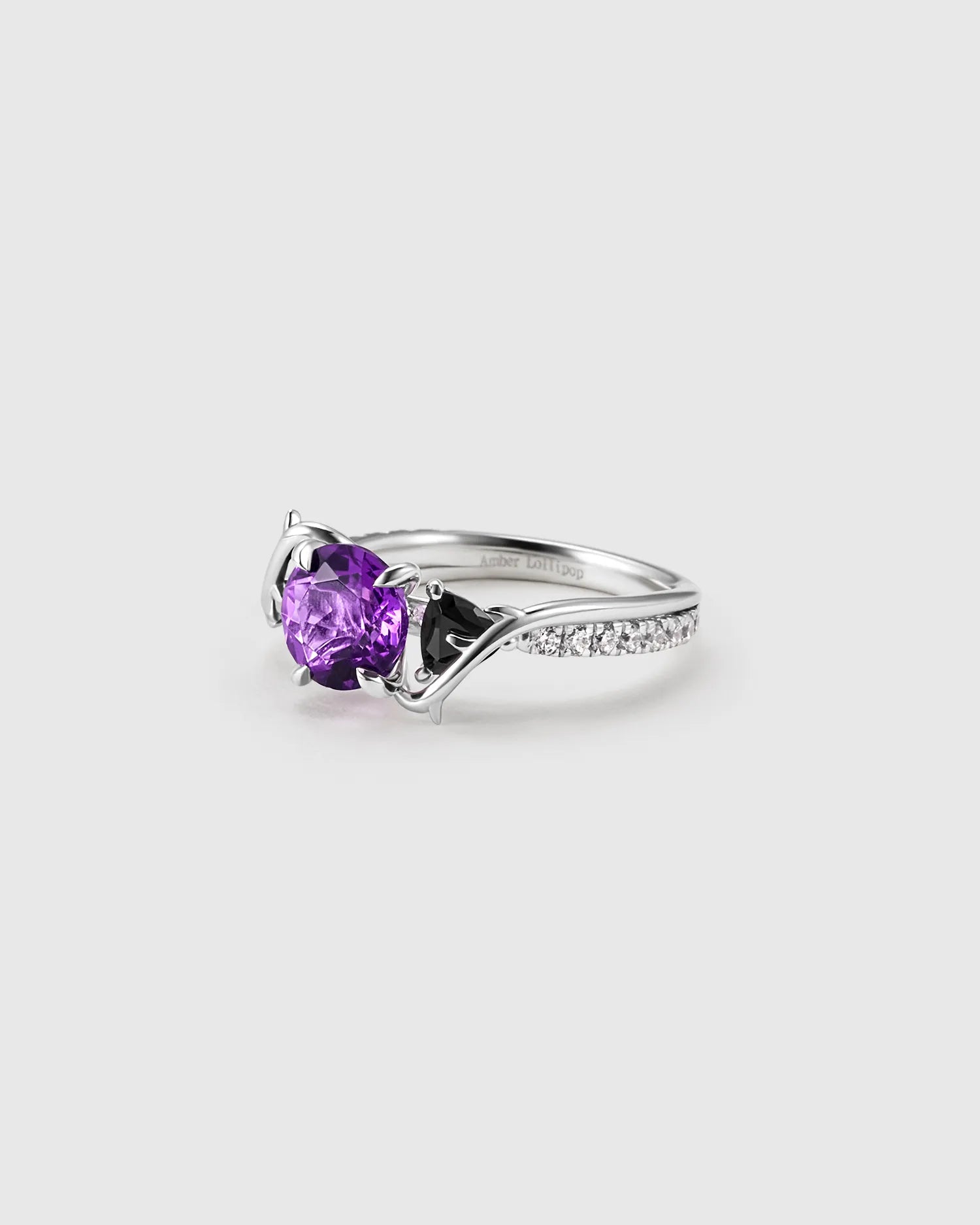 Thorn Crown Oval Amethyst Ring - Amber Lollipop