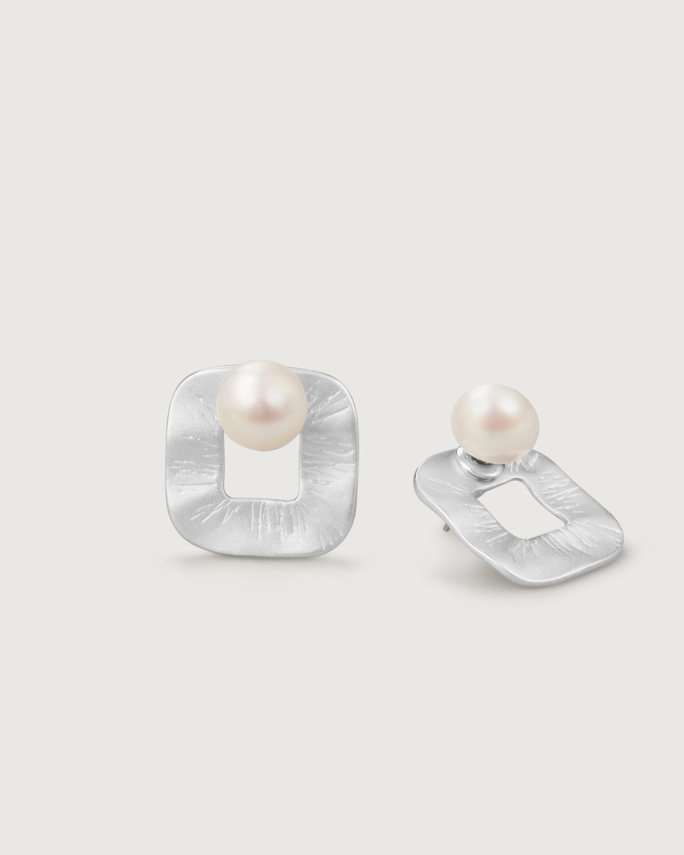 White Magnolia Pearl Earring - Amber lollipop