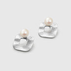 White Magnolia Pearl Earring - Amber Lollipop